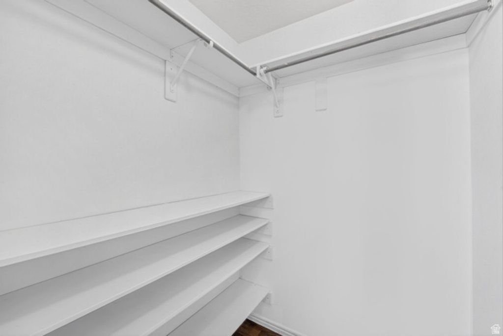 Image 20 of property listing at 5893 S ALPINE CREST CIR, Salt Lake City, UT 84118