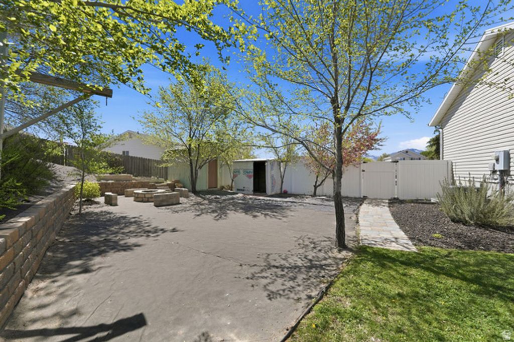 Image 26 of property listing at 5893 S ALPINE CREST CIR, Salt Lake City, UT 84118