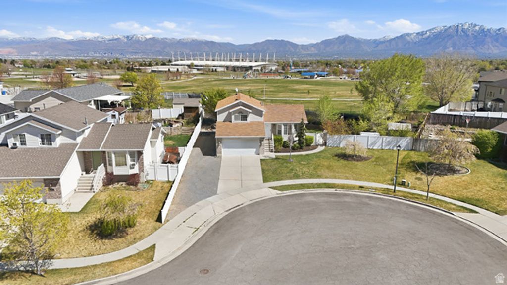 Image 27 of property listing at 5893 S ALPINE CREST CIR, Salt Lake City, UT 84118