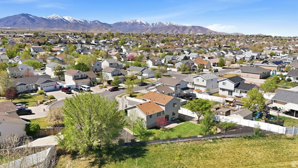 Image 29 of property listing at 5893 S ALPINE CREST CIR, Salt Lake City, UT 84118
