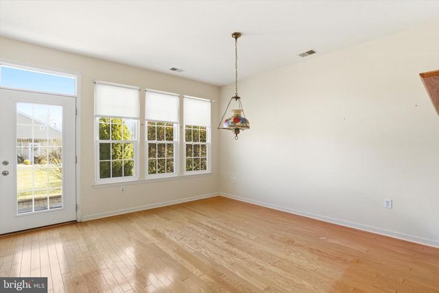 31 HARRINGTON DR, Columbus, NJ 08022