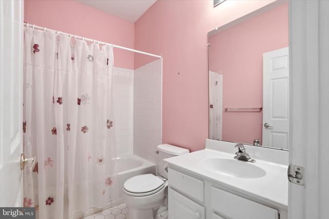 31 HARRINGTON DR, Columbus, NJ 08022