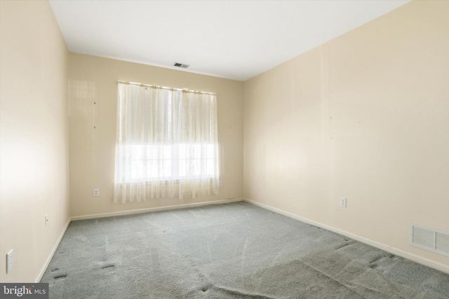 31 HARRINGTON DR, Columbus, NJ 08022