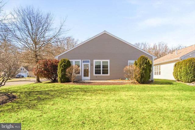 31 HARRINGTON DR, Columbus, NJ 08022