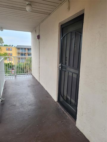 2800 NW 56th Ave E401, Lauderhill, FL 33313