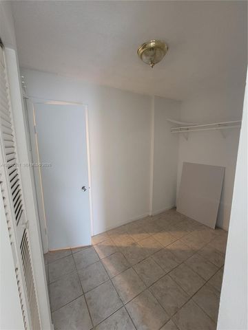 2800 NW 56th Ave E401, Lauderhill, FL 33313