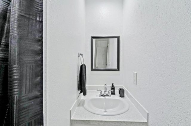 12918 Peggys Lane B, Houston, TX 77015