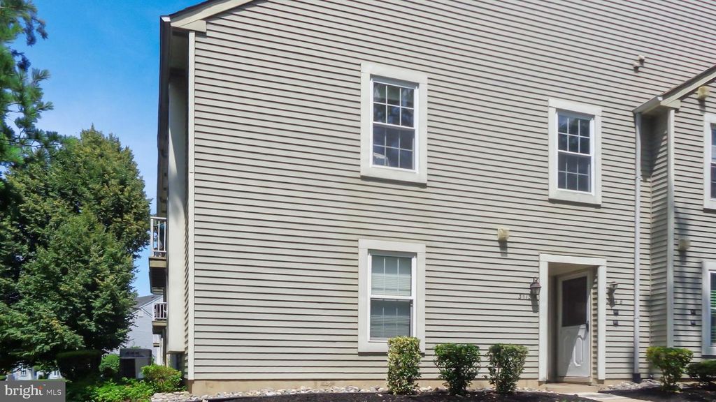 3513A NEILS CT, Mount Laurel, NJ 08054