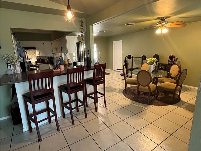 3120 Cove Way Dr, Corpus Christi, TX 78418
