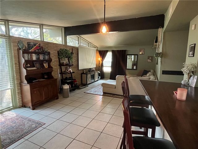 3120 Cove Way Dr, Corpus Christi, TX 78418