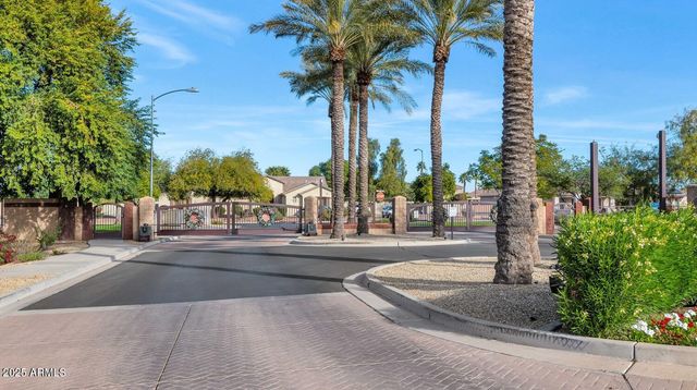 14426 W BECKER Lane, Surprise, AZ 85379