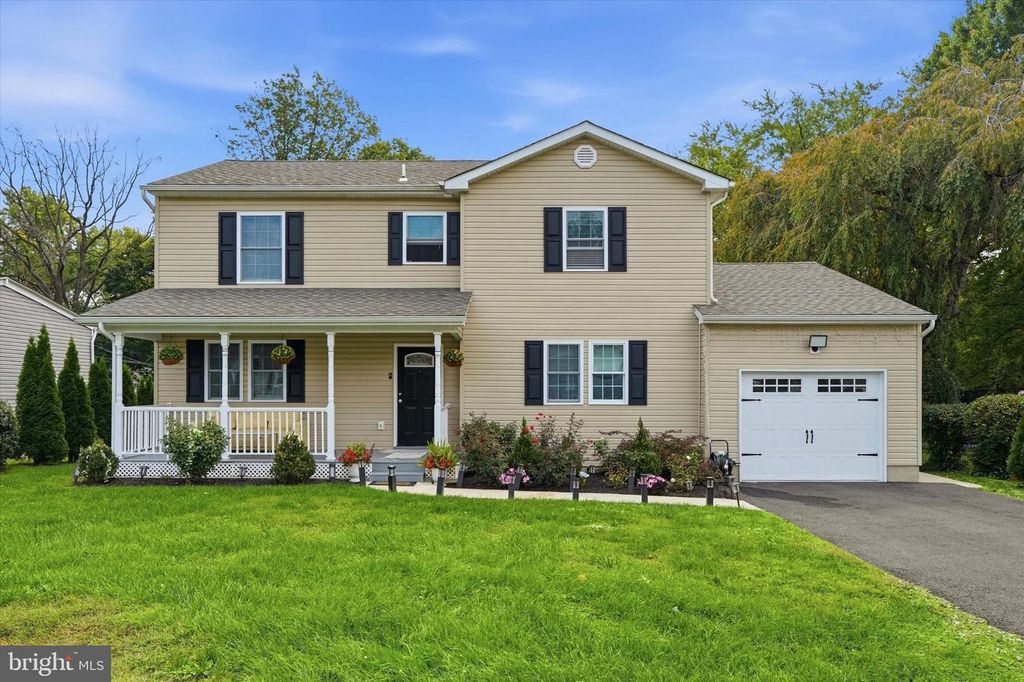 1523 LAKE RD, FEASTERVILLE TREVOSE, PA 19053 — exterior