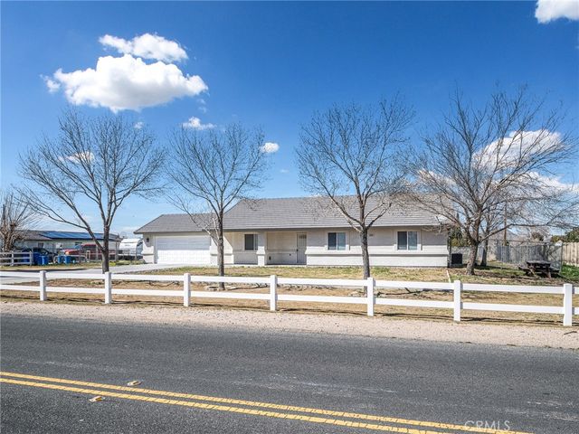 14266 Kiowa, Apple Valley, CA 92307