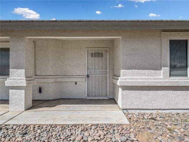 14266 Kiowa, Apple Valley, CA 92307