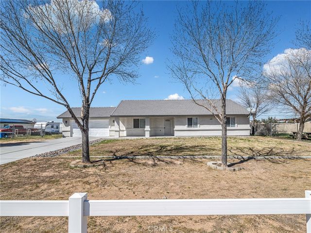 14266 Kiowa, Apple Valley, CA 92307