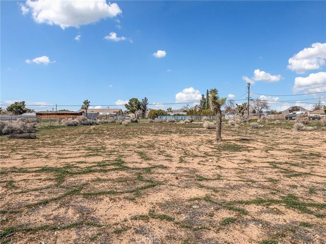 14266 Kiowa, Apple Valley, CA 92307