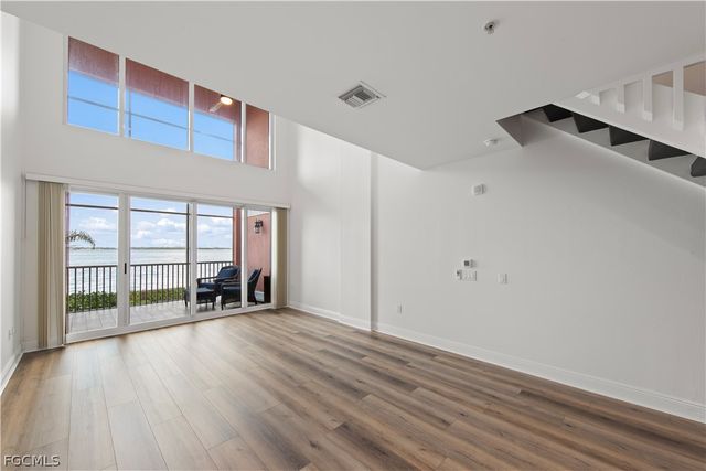 2745 1st ST 113, Fort Myers, FL 33916