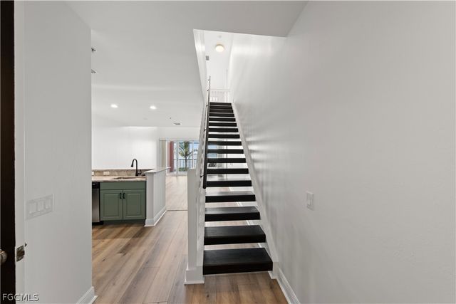 2745 1st ST 113, Fort Myers, FL 33916