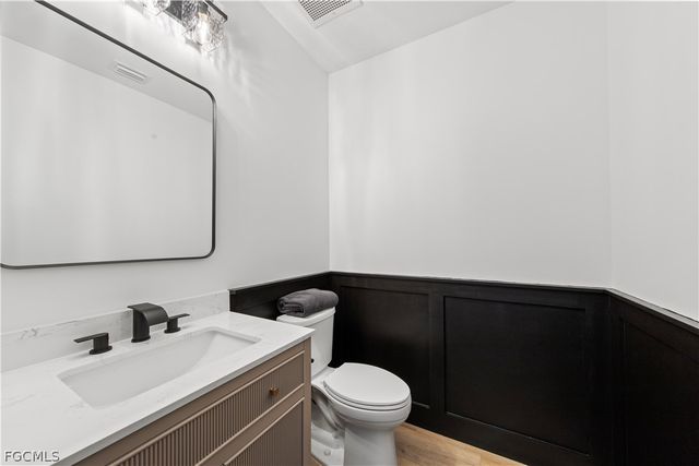 2745 1st ST 113, Fort Myers, FL 33916