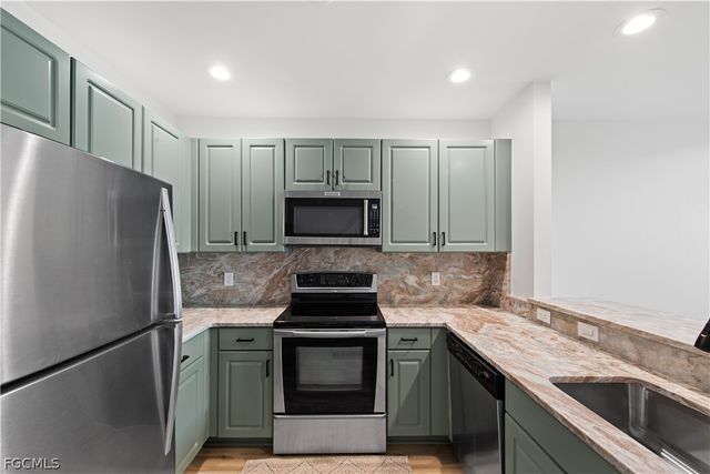 2745 1st ST 113, Fort Myers, FL 33916