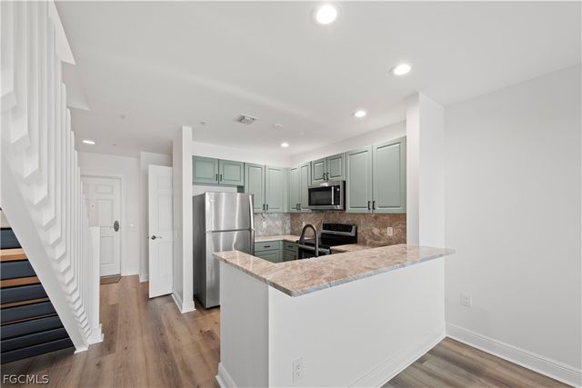 2745 1st ST 113, Fort Myers, FL 33916