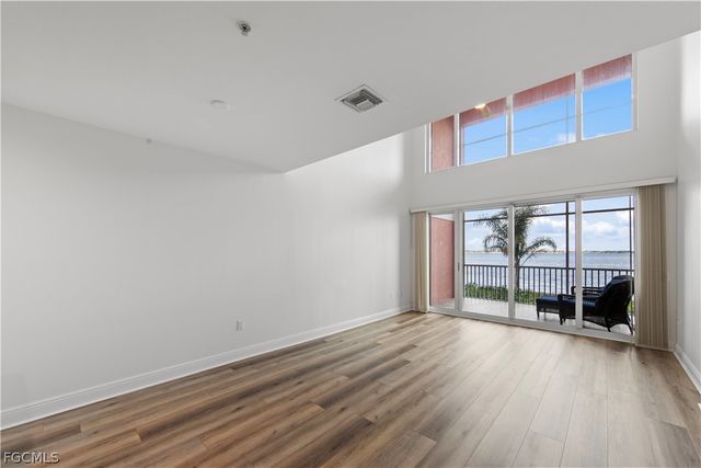 2745 1st ST 113, Fort Myers, FL 33916