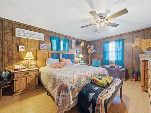 472589 E 660, Watts, OK 74964