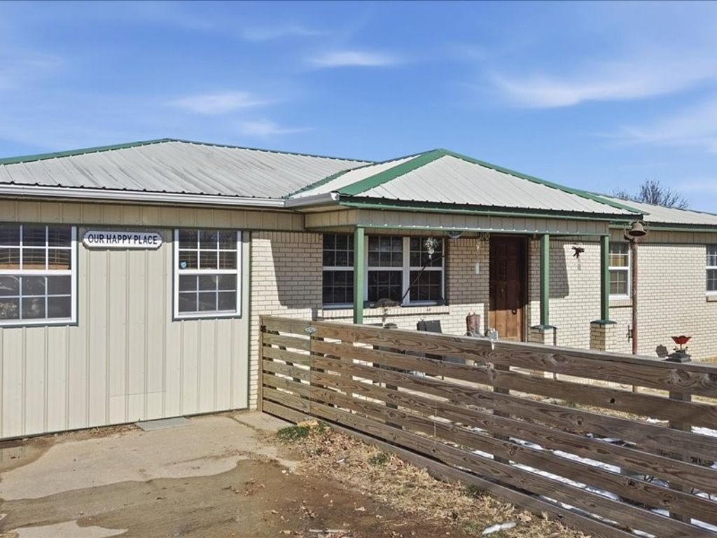 472589 E 660, Watts, OK 74964