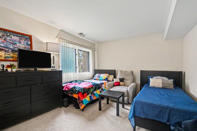1150 E Randville Drive 1F, Palatine, IL 60074