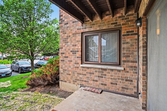 1150 E Randville Drive 1F, Palatine, IL 60074