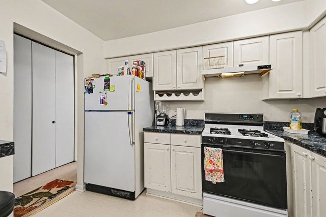 1150 E Randville Drive 1F, Palatine, IL 60074