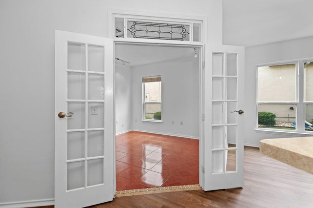214 Farm Hill DR, Georgetown, TX 78633