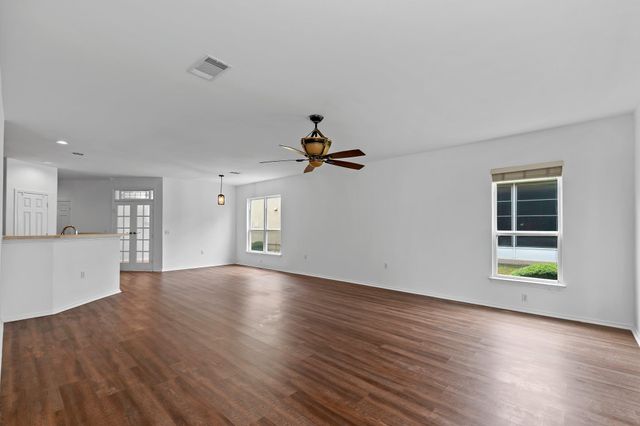 214 Farm Hill DR, Georgetown, TX 78633