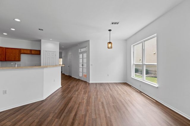 214 Farm Hill DR, Georgetown, TX 78633