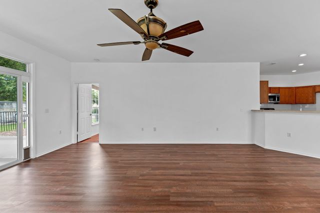 214 Farm Hill DR, Georgetown, TX 78633