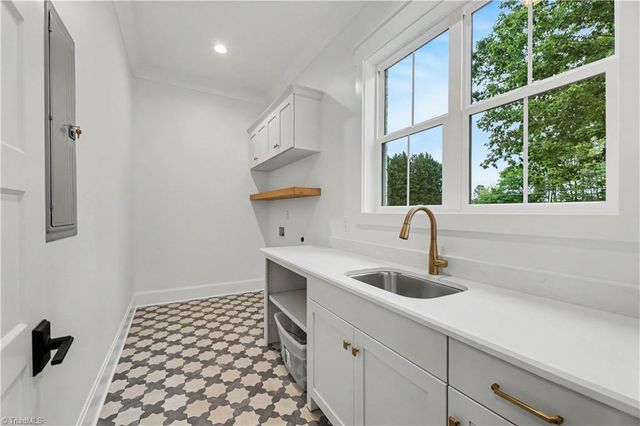 2831 Lockland Drive, Oak Ridge, NC 27310