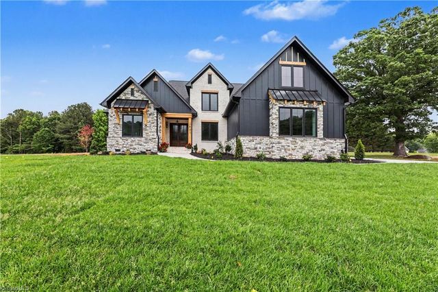 2831 Lockland Drive, Oak Ridge, NC 27310