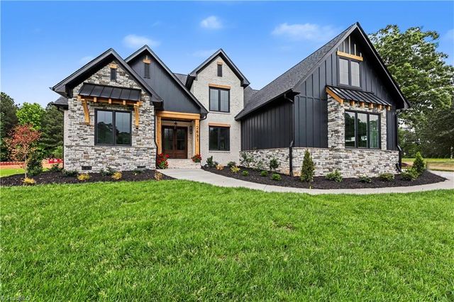 2831 Lockland Drive, Oak Ridge, NC 27310