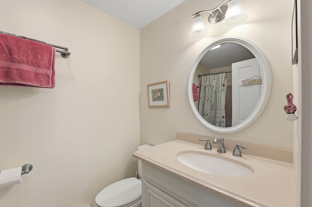 17 Apple Road, Sanbornton, NH 03269