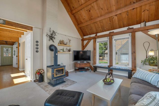17 Apple Road, Sanbornton, NH 03269