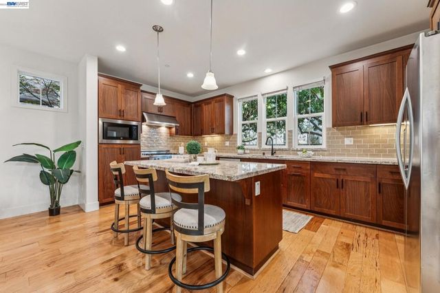 415 Dewitt Ln, Alameda, CA 94501