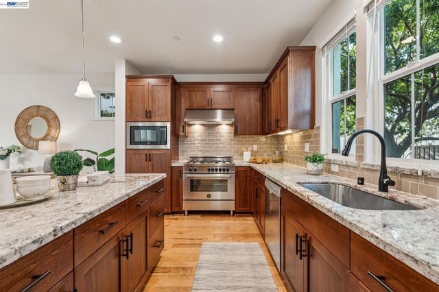 415 Dewitt Ln, Alameda, CA 94501