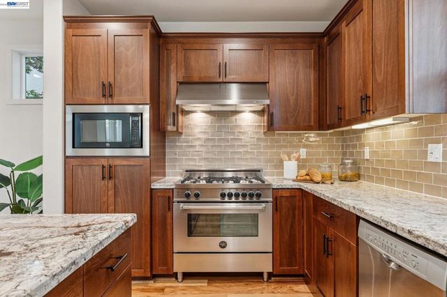 415 Dewitt Ln, Alameda, CA 94501
