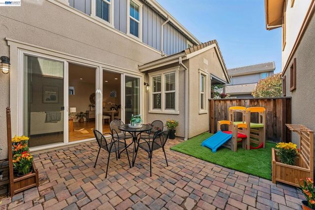 415 Dewitt Ln, Alameda, CA 94501