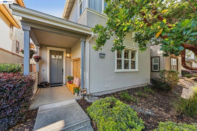 415 Dewitt Ln, Alameda, CA 94501