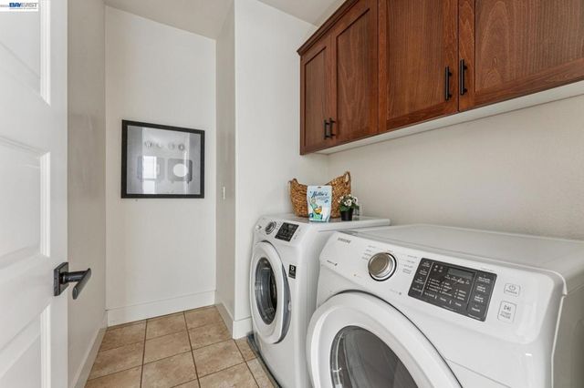 415 Dewitt Ln, Alameda, CA 94501