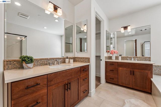 415 Dewitt Ln, Alameda, CA 94501