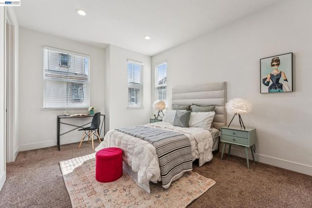 415 Dewitt Ln, Alameda, CA 94501