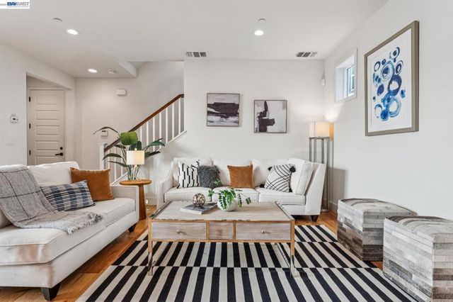 415 Dewitt Ln, Alameda, CA 94501