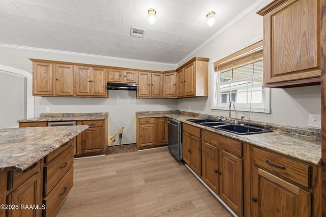 834 W Saint Peter Street, New Iberia, LA 70560